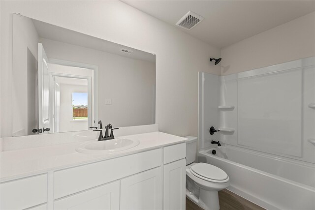 122 Doma Ave, Greenville, TX 75402 - dining area featuring recessed lighting and light wood finished floors