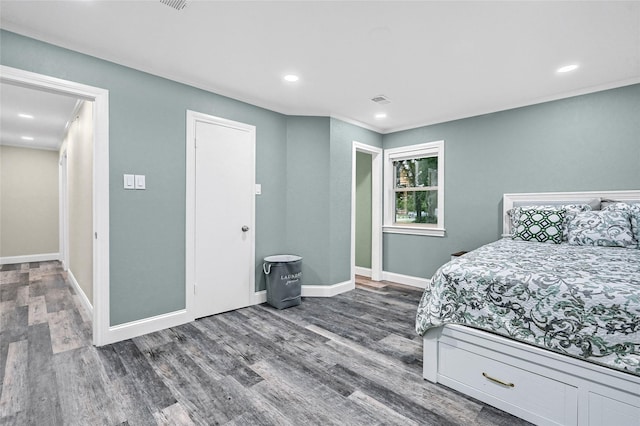 912 Kiowa Dr W, Lake Kiowa, TX 76240 - bedroom with wood finished floors, baseboards, and recessed lighting