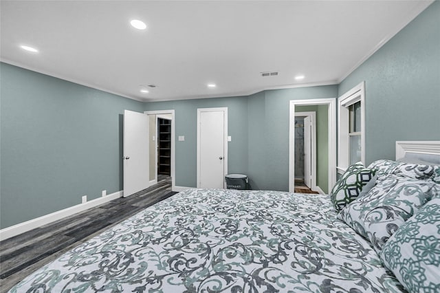 912 Kiowa Dr W, Lake Kiowa, TX 76240 - bedroom featuring wood finished floors, recessed lighting, ornamental molding, and baseboards