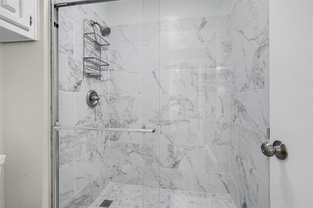 912 Kiowa Dr W, Lake Kiowa, TX 76240 - bathroom with a shower stall