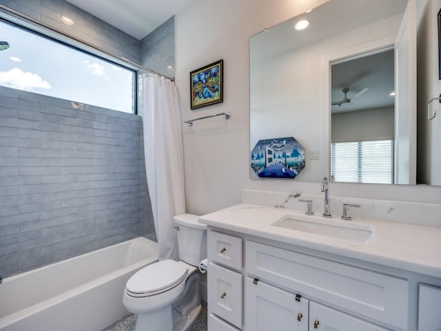 5019 Lark Ln, Dallas, TX 75209 - bathroom with healthy amount of natural light, vanity, shower / bath combination with curtain, a ceiling fan, and recessed lighting