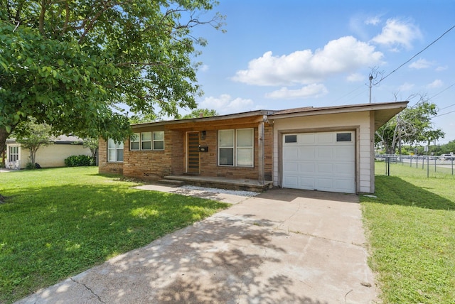 613 Crestview Dr, Granbury, TX 76048 - ranch-style home featuring an attached garage, driveway, and covered porch