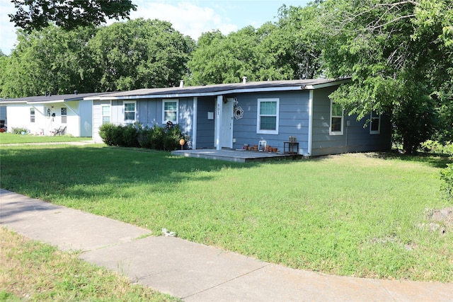 801 Grande Dr, Mesquite, TX 75149 - ranch-style home featuring a front yard