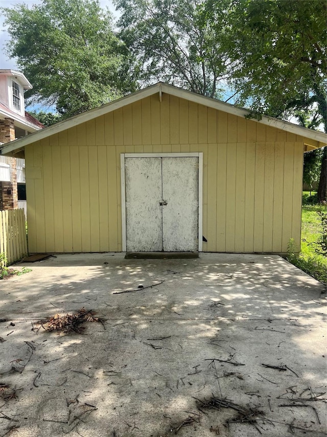 606 W Newton St Unit A, Terrell, TX 75160 - view of shed featuring fence