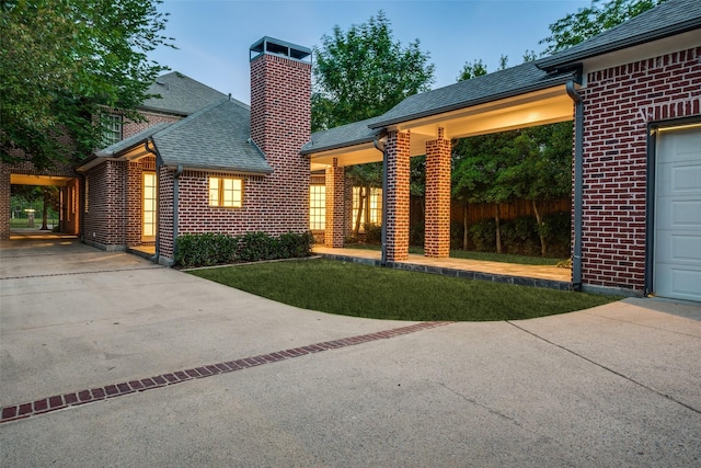 view of patio featuring driveway