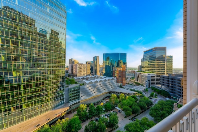 2525 N Pearl St Unit 1203, Dallas, TX 75201 - city view