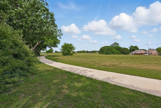 699 W Wintergreen Rd, Desoto, TX 75115