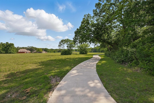699 W Wintergreen Rd, Desoto, TX 75115