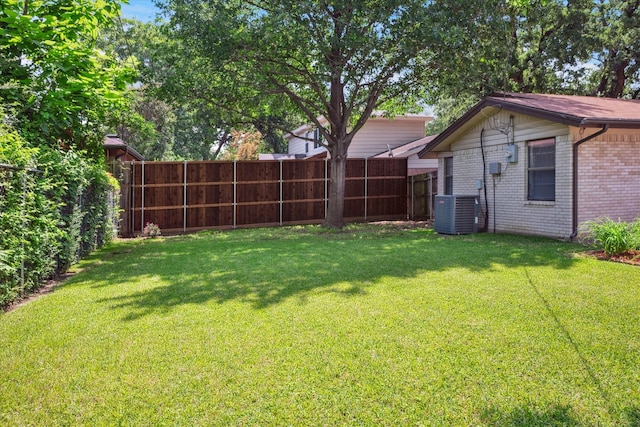 2827 Pritchett Dr, Irving, TX 75061 - view of yard with central AC