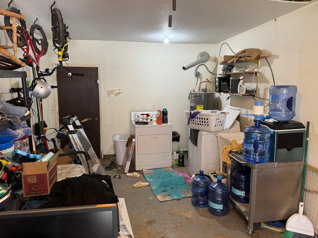 419 Travis St, Ranger, TX 76470 - garage with washer and clothes dryer