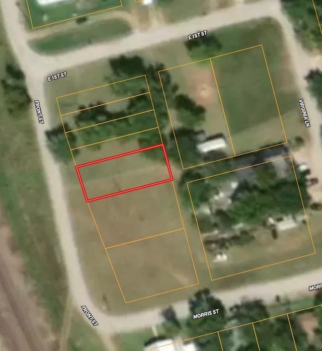 101 S Front St, Rhome, TX 76078