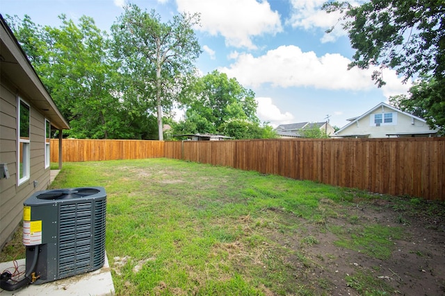 519 W James St, Wills Point, TX 75169 - view of yard with cooling unit