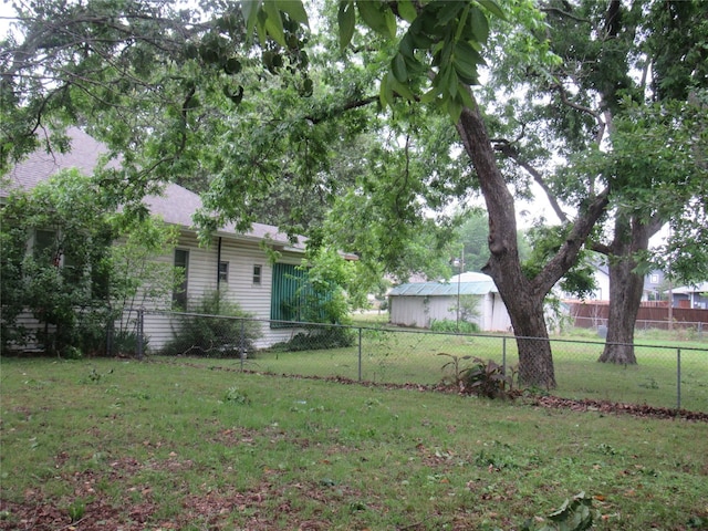 101 E Murray St, Denison, TX 75021 - view of yard