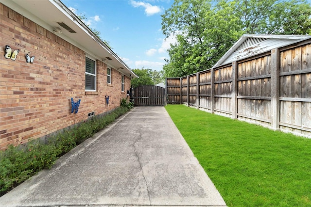 5818 Meadowick Ln, Dallas, TX 75227 - view of yard featuring a gate