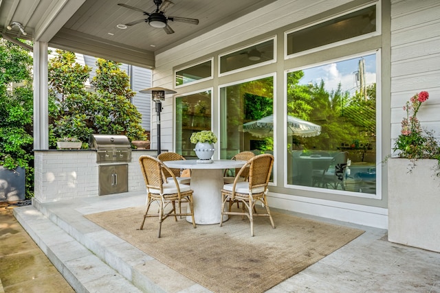 view of patio featuring ceiling fan and outdoor dining space