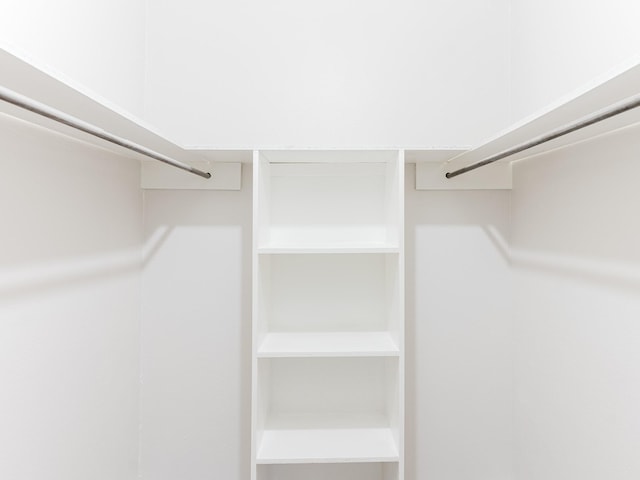 501 Edgewood Ave, Corsicana, TX 75110 - view of spacious closet