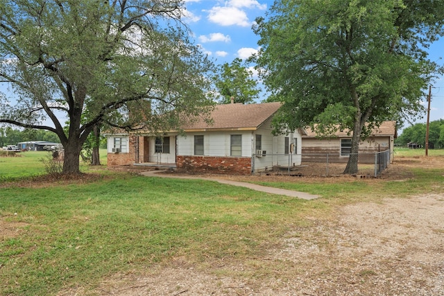 1677 Hobbs Ln, Waco, TX 76706 - view of front of home featuring brick siding