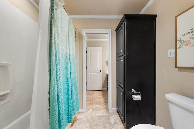 9359 W 5th St, Crawford, TX 76638 - full bathroom featuring toilet, ornamental molding, and shower / bathtub combination with curtain