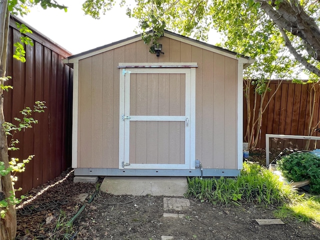 6869 Cape Cod Dr, Grand Prairie, TX 75054 - view of shed