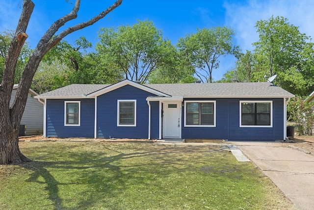 821 Collin Dr, Euless, TX 76039 - single story home with a front yard and a shingled roof
