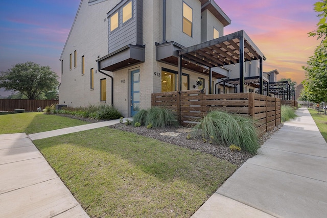 913 Emerling Dr, Mckinney, TX 75069 - view of side of property featuring brick siding