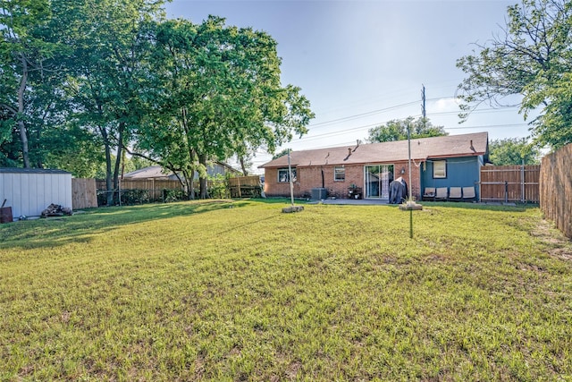 1826 Mercury Dr, Garland, TX 75040 - view of yard featuring a patio area