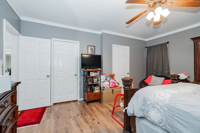 350 Vz County Road 3907, Wills Point, TX 75169 - bedroom with light wood finished floors, ornamental molding, and ceiling fan