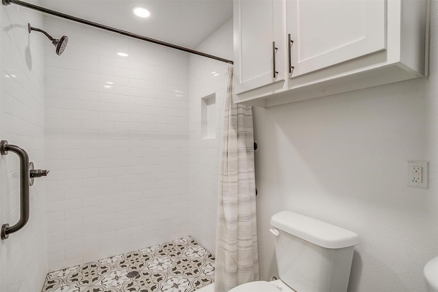 1014 Eagles Ridge Ct, Weatherford, TX 76087 - full bathroom featuring toilet, a shower stall, and recessed lighting