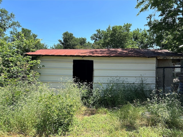 118 County Road 1811, Clifton, TX 76634 - view of garage