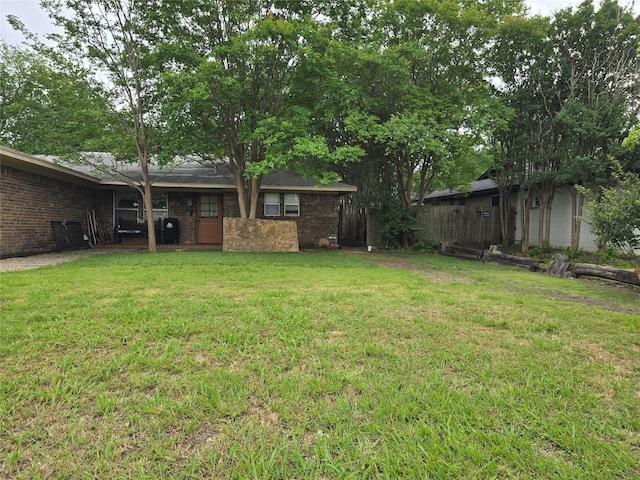 909 Mckinney Ave, Princeton, TX 75407 - view of green lawn