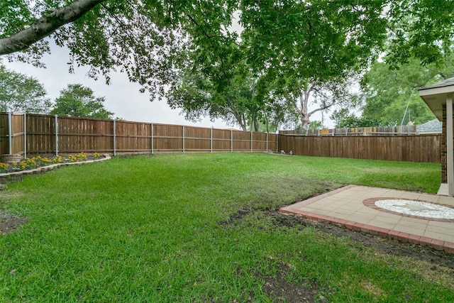 905 Wildwood Cir, Grapevine, TX 76051 - view of yard featuring a patio area