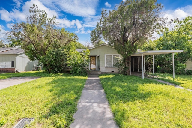1105 Spring Branch St, Beverly Hills, TX 76711 - view of front facade with a front lawn and crawl space