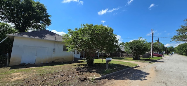 2821 Delaware Trl, Lake Worth, TX 76135 - view of side of home featuring stucco siding