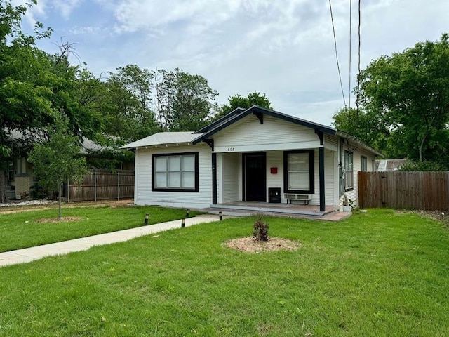 608 S Seaman St, Eastland, TX 76448 - view of front facade featuring a porch