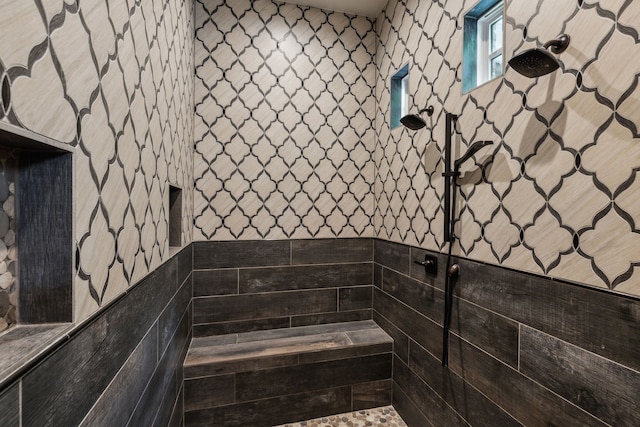 7404 Sandy Lake Rd, Quinlan, TX 75474 - full bath featuring wallpapered walls and a tile shower