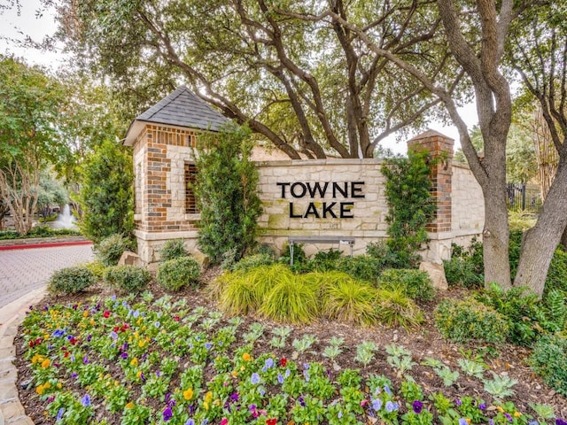 4138 Towne Green Cir, Addison, TX 75001 - view of community sign