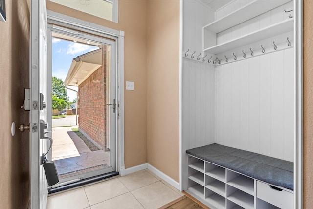 10328 Lone Pine Ln, Fort Worth, TX 76108 - mudroom featuring light tile patterned flooring and baseboards