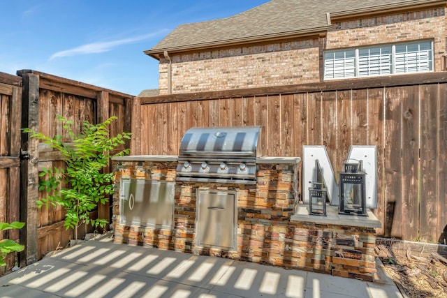 940 Crown Ct, Highland Village, TX 75077 - view of fenced backyard