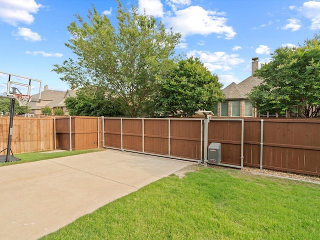 897 Clear Water Dr, Allen, TX 75013 - view of yard