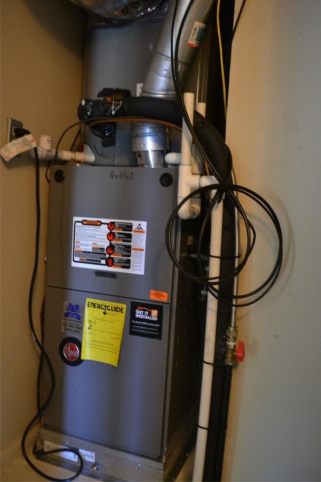202 Pine St, Arlington, TX 76011 - view of utility room