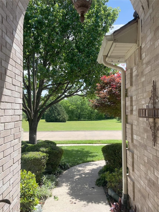 6506 Parkside Dr, Arlington, TX 76001 - view of grassy yard
