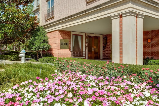 3303 Blackburn St Unit 402, Dallas, TX 75204 - entrance to property with brick siding