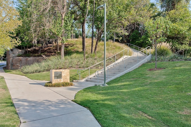 3303 Blackburn St Unit 402, Dallas, TX 75204 - view of property's community with a yard