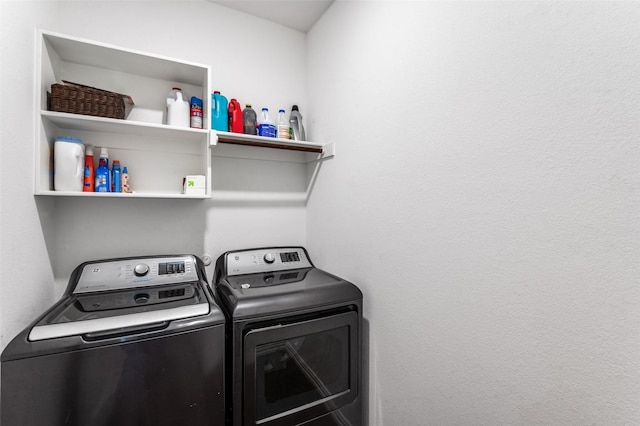 791 Evergreen St, Princeton, TX 75407 - laundry area with washing machine and clothes dryer