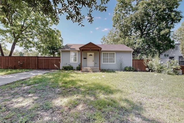 102 Mitscher Dr, Dallas, TX 75224 - view of front facade