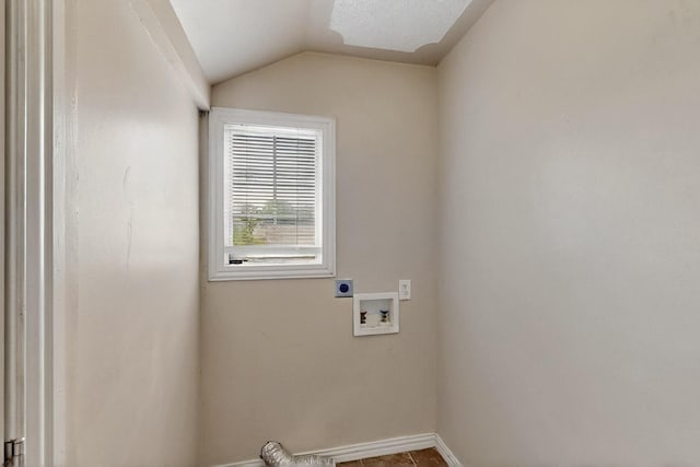 102 Mitscher Dr, Dallas, TX 75224 - laundry area featuring hookup for an electric dryer, hookup for a washing machine, and baseboards