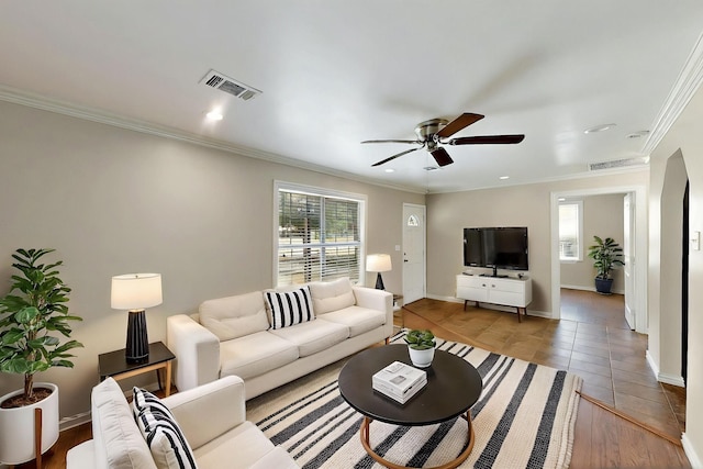 102 Mitscher Dr, Dallas, TX 75224 - living area with plenty of natural light, a ceiling fan, crown molding, recessed lighting, and baseboards