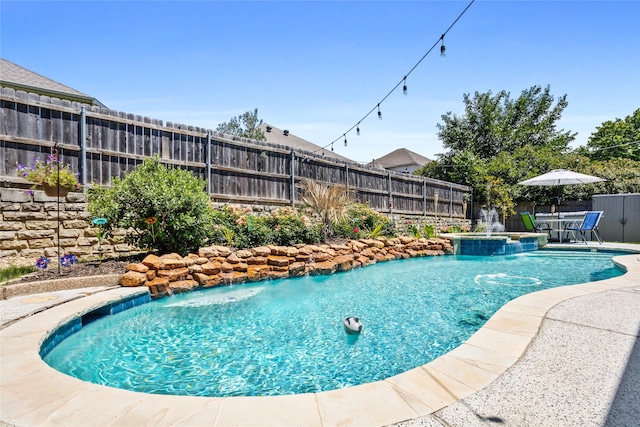 4824 Carolina Trace Trl, Fort Worth, TX 76244 - view of pool featuring a fenced backyard and a pool with connected hot tub