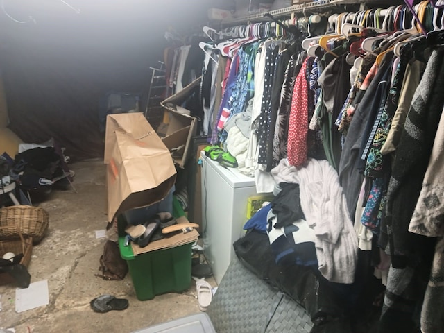 1123 Gilliam St, Bellmead, TX 76705 - view of walk in closet