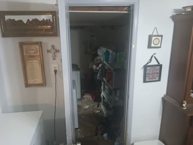 1123 Gilliam St, Bellmead, TX 76705 - view of laundry room